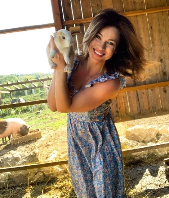 Julia Mayarchuk with a rabbit
